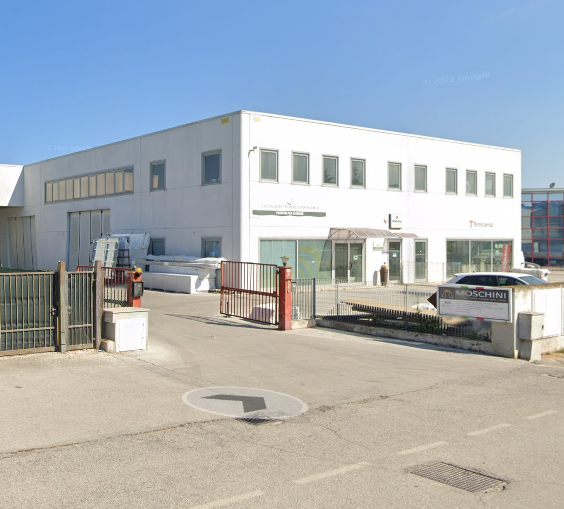 Strutture-metalliche-per-impianti-fotovoltaici-numana